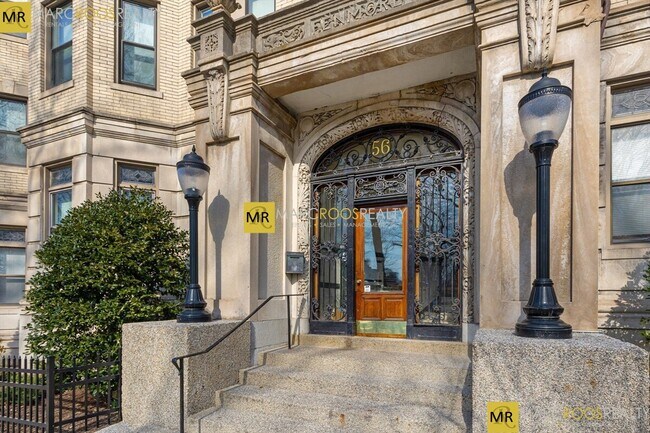 56 Charlesgate E, Unit 141 in Boston, MA - Foto de edificio - Building Photo