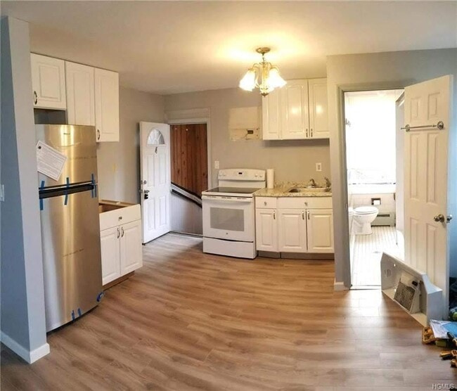 37 Drew Ave, Unit 2-1 in Highland Falls, NY - Building Photo - Building Photo
