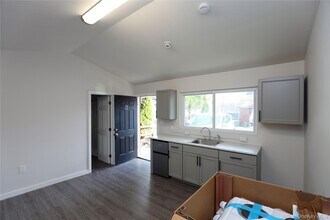 669 Broadway in Ulster Park, NY - Building Photo - Building Photo