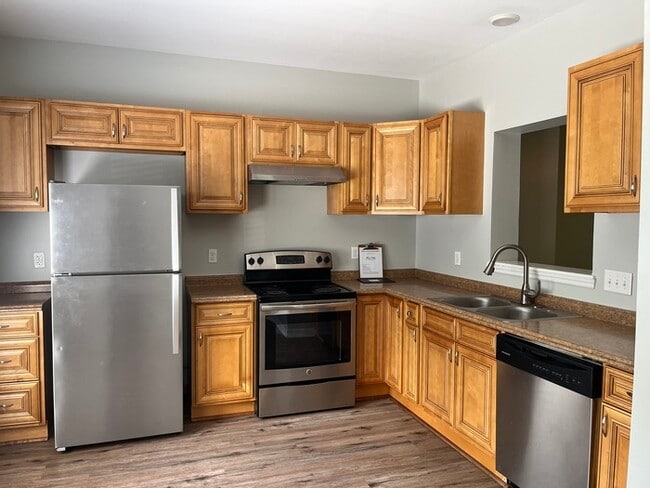 property at 2014 Benton Rd