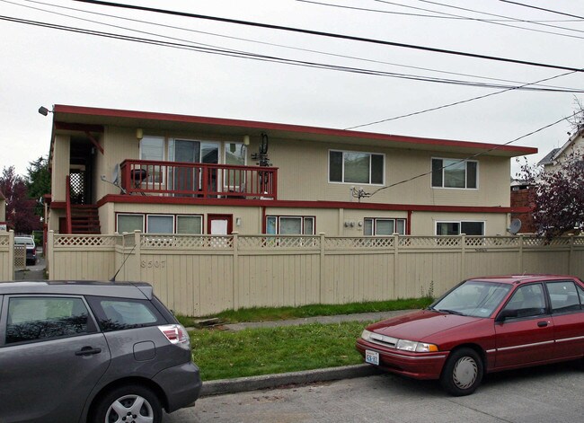 Midvale Manor Apartments in Seattle, WA - Foto de edificio - Building Photo