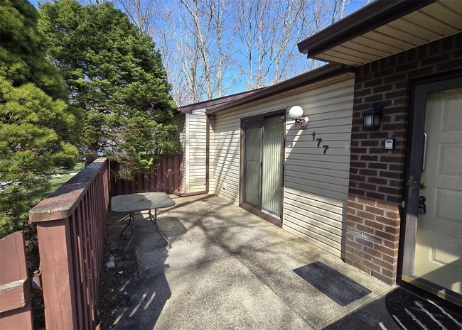 177 Birchwood Rd in Coram, NY - Building Photo - Building Photo