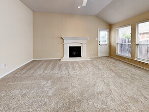 2024 El Camino Dr in Fort Worth, TX - Building Photo - Building Photo