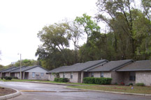 Smith Thomas Court Apartments in Crescent City, FL - Foto de edificio