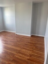 166A Schaefer St in Brooklyn, NY - Foto de edificio - Building Photo