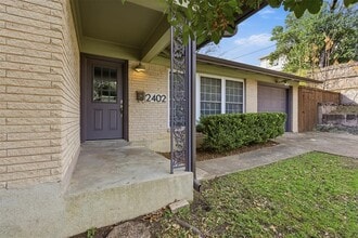 2402 Little John Ln in Austin, TX - Building Photo - Building Photo