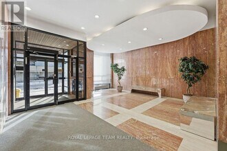 475 Laurier Ave W in Ottawa, ON - Building Photo - Building Photo