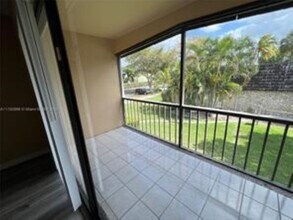 3129 Oakland Shores Dr, Unit A209 in Oakland Park, FL - Building Photo - Building Photo