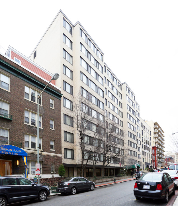 James Apartments in Washington, DC - Foto de edificio