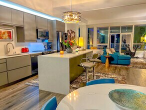 350 W Ash St, Unit 1009 in San Diego, CA - Foto de edificio - Building Photo