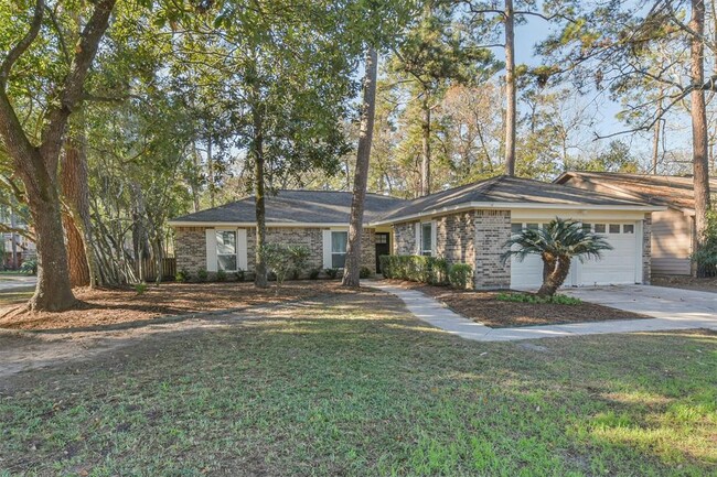 property at 38 S High Oaks Cir