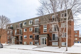 545 De Chamonix Rue in Laval, QC - Building Photo