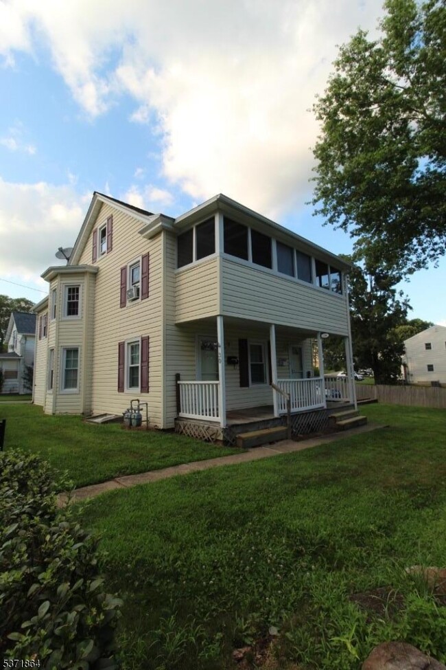 property at 30 White Meadow Ave