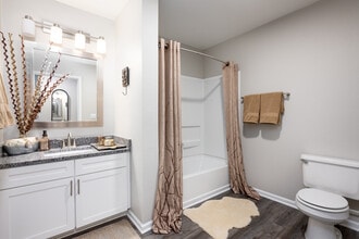 Battleground North in Greensboro, NC - Building Photo - Interior Photo