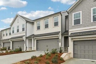 5333 Frontier Ct in Flowery Branch, GA - Building Photo