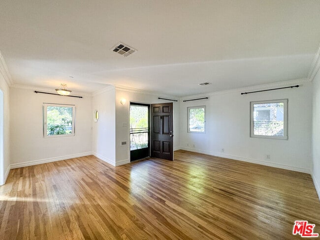 1116 Chelsea Ave in Santa Monica, CA - Building Photo - Building Photo