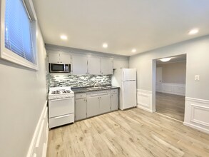 44 N Huntington Ave, Unit 2 in Danville, PA - Building Photo - Building Photo