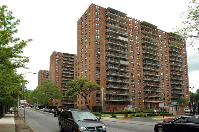 Riverview Towers in Paterson, NJ - Building Photo - Building Photo