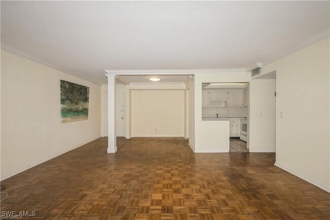 3030 Binnacle Dr in Naples, FL - Building Photo - Building Photo