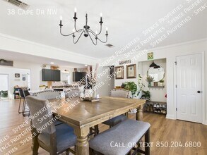 38 Cape Dr NW in Fort Walton Beach, FL - Building Photo - Building Photo