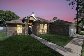 7015 Yardley Dr in Katy, TX - Building Photo - Building Photo