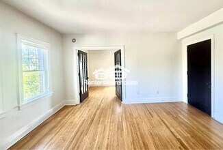 2305 Grand Ave in Des Moines, IA - Building Photo - Building Photo