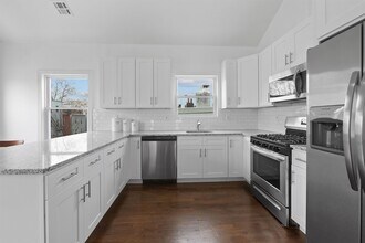 111 Charles St in Jersey City, NJ - Building Photo - Building Photo