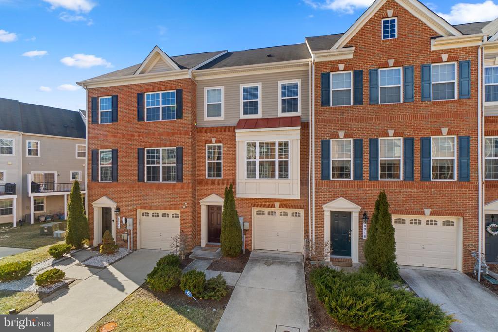 8020 Ravenclaw Rd in Elkridge, MD - Building Photo