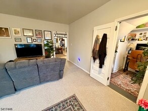 33 Claremont Ave in Montclair, NJ - Building Photo - Building Photo