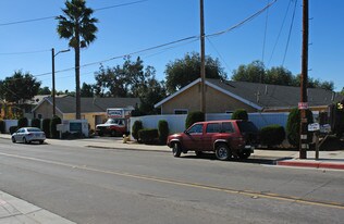 Old Stage Villas in Fallbrook, CA - Foto de edificio - Building Photo