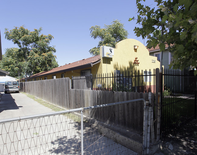 River Rose Apartment in West Sacramento, CA - Foto de edificio - Building Photo