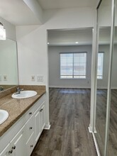 21400 Burbank Blvd, Unit 207 in Woodland Hills, CA - Building Photo - Building Photo