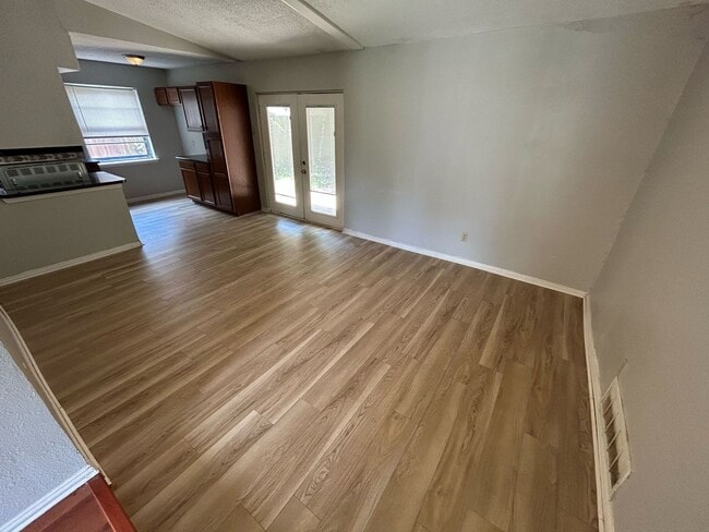 3809 Yellowstone St in Irving, TX - Building Photo - Building Photo