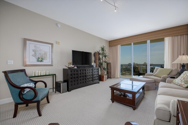 3000 Oasis Grand Blvd, Unit LPH-1 in Ft. Myers, FL - Building Photo - Building Photo