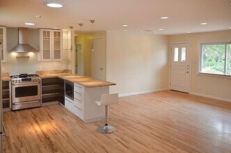 1179 Oak Grove Ave in Austin, TX - Building Photo - Building Photo