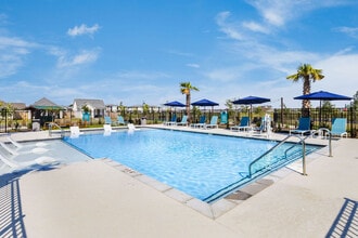 Cottages at Sugar Mill Pond in Youngsville, LA - Foto de edificio - Building Photo