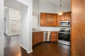 10627 Tall Oak Dr in Fort Worth, TX - Foto de edificio - Building Photo