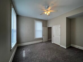 2349 Wheeler St, Unit 2 in Cincinnati, OH - Foto de edificio - Building Photo