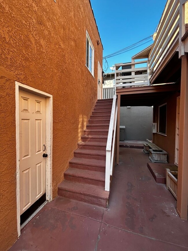 165 Prospect Ave in Long Beach, CA - Building Photo - Building Photo