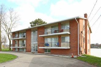 408 N Liberty St in Belleville, MI - Foto de edificio - Building Photo