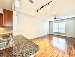 3333 Weslayan St in Houston, TX - Building Photo - Building Photo