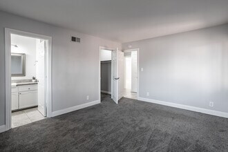Chaumont Villas Apartments in Anaheim, CA - Building Photo - Interior Photo