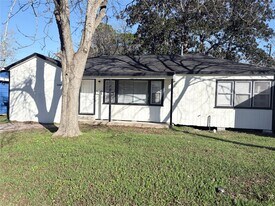 1003 Linden in La Marque, TX - Building Photo