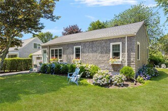 133 Carroll Ave in Newport, RI - Building Photo - Building Photo