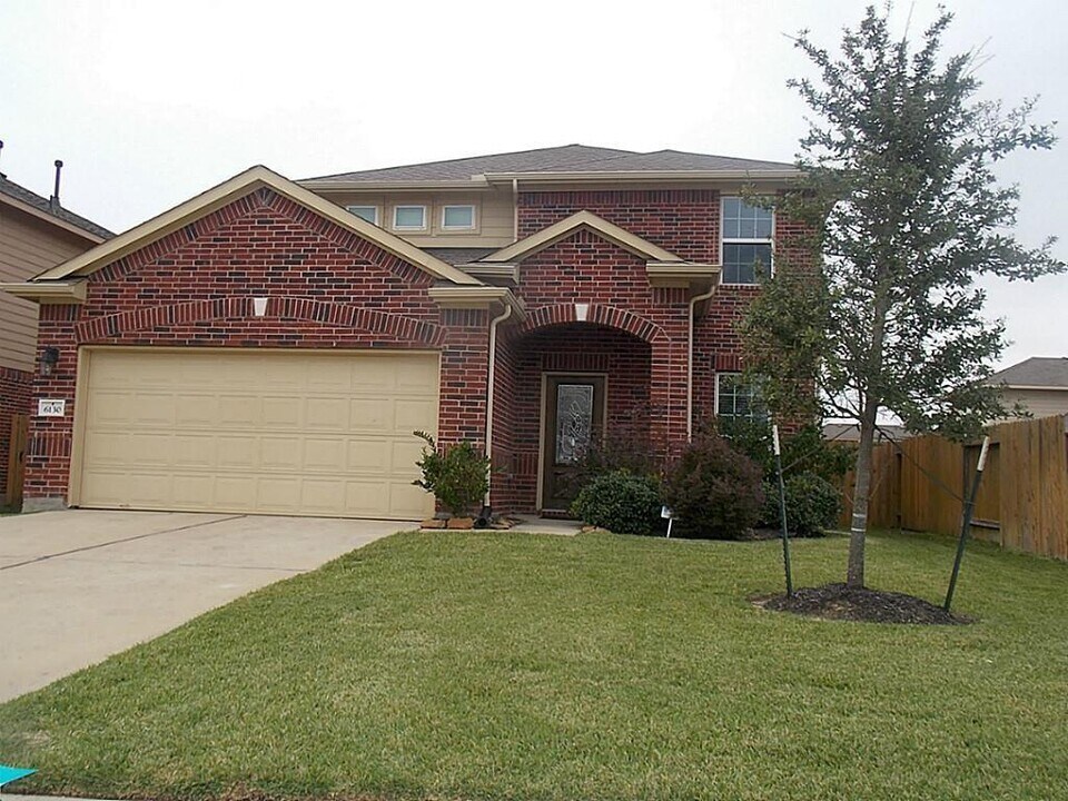 6130 Carver Pines Dr in Katy, TX - Building Photo