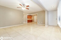 728 Tower Dr in Cape Coral, FL - Foto de edificio - Building Photo