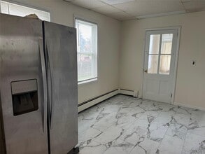 61 Nassau Ave in Glen Cove, NY - Building Photo - Building Photo