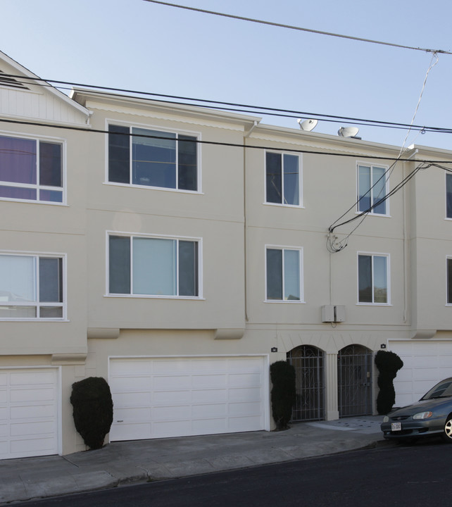 32 2nd Ave in Daly City, CA - Building Photo