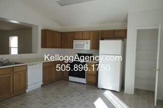 1456 Penasco Rd NE in Rio Rancho, NM - Building Photo - Building Photo