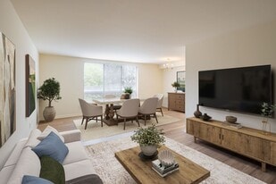 170 Lakeside in Ardmore, PA - Building Photo